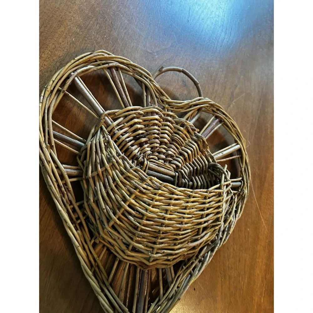 Vintage Wicker Wall Basket Hanging Planter Woven Rattan‎ Heart Shape Cottagecore
